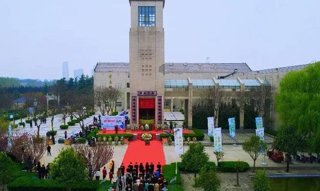 西安市奉正塬公墓如何確保殯葬服務的透明度？