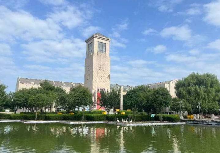 憩靈苑在西安奉正塬公墓中的位置及設施如何？
