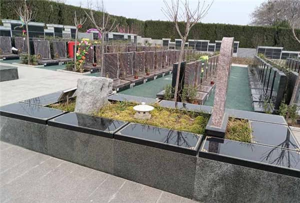 閻良漢皇樹葬墓園的交通狀況如何?