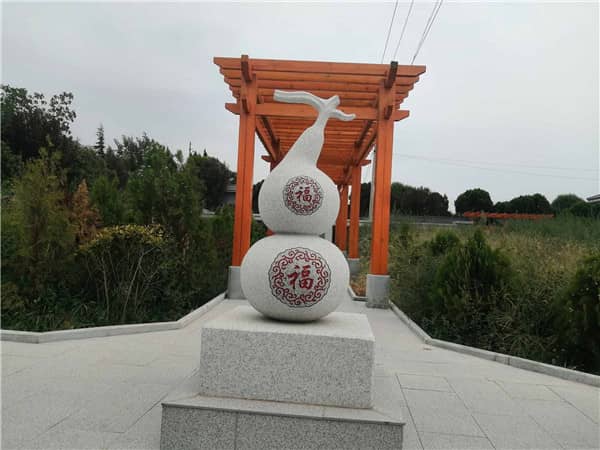 西安漢皇樹葬墓園提供的草坪葬方式有哪些特點?為何能成為家屬緬懷逝者的理想選擇?
