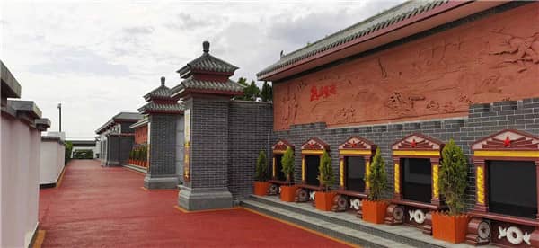 西安漢皇樹葬墓園的環境和設施如何？