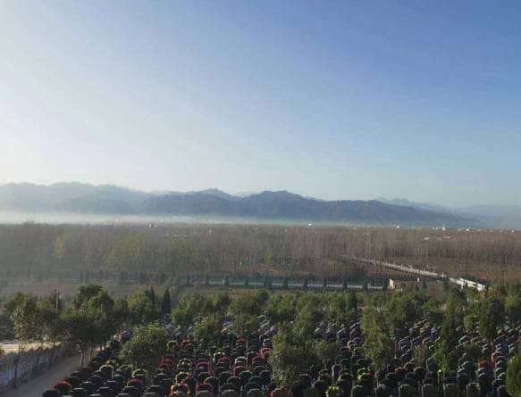 西安神禾人文紀念園的交通狀況如何？來訪者有哪些便捷的交通方式可以選擇？