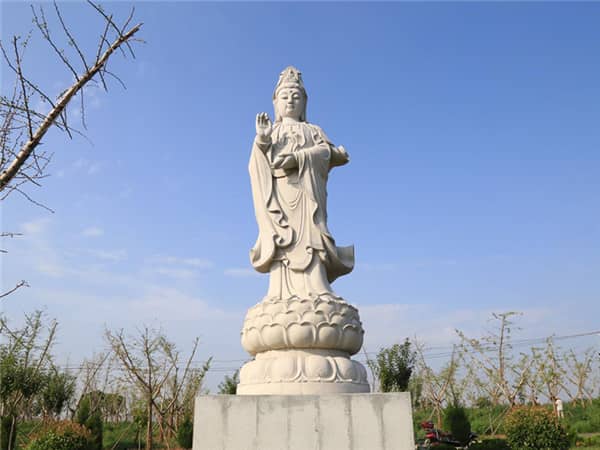 西安壽陽山墓園安葬了哪些著名人物，他們各自有哪些重要貢獻？