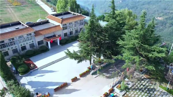 西安壽陽山墓園在歷經30年的發展后，有哪些顯著的進步和變化？