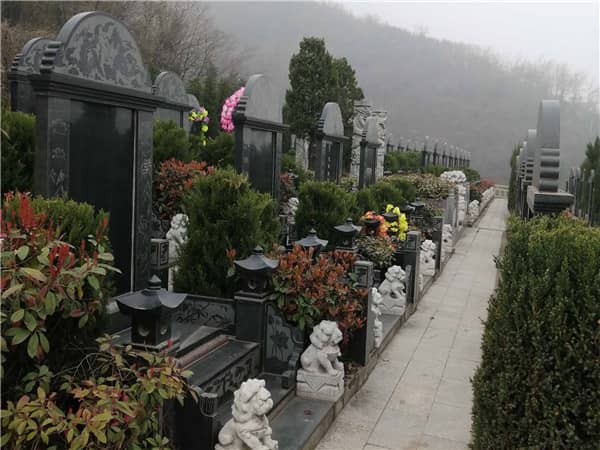 西安九龍山墓園照片,悼念逝去的親人