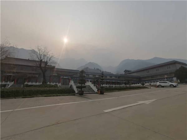 西安九龍山公墓在園區(qū)設(shè)計(jì)上有什么獨(dú)特之處,給前來悼念的人們帶來了怎樣的體驗(yàn)?