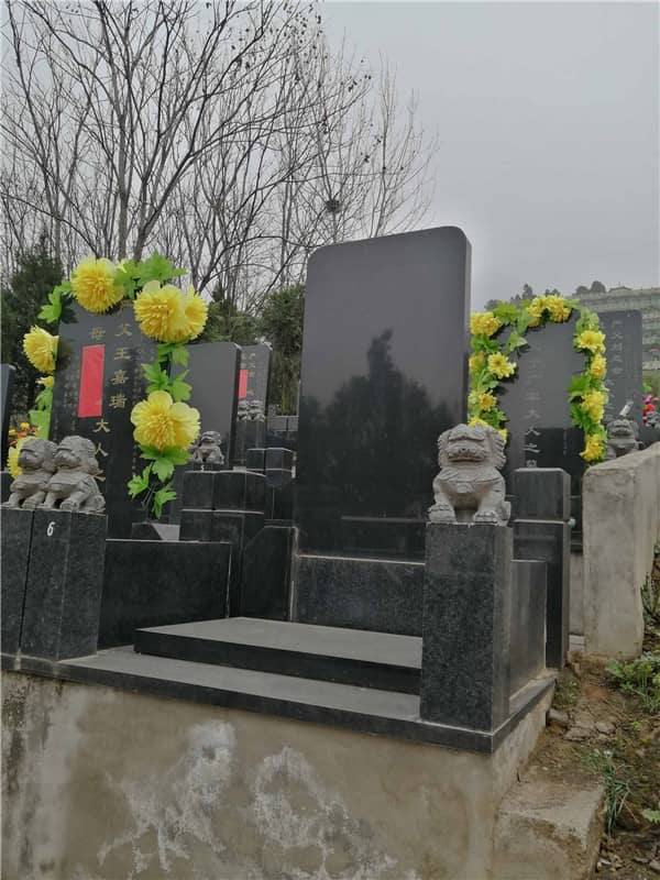 如何挑選符合需求的陵園墓地:以西安九龍山公墓和霸陵墓園為例