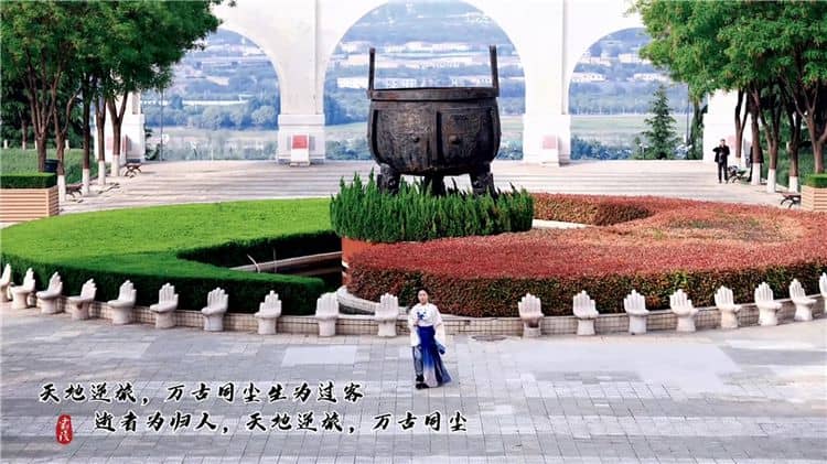 西安霸陵墓園新區電話(坐南向北依山而建)