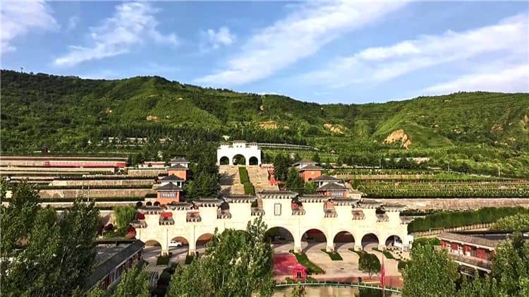 西安陵園網(wǎng)有哪些陵園提供免費咨詢服務(wù)呢