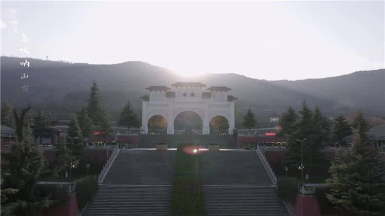 前往西安霸陵墓園祭掃，除了自駕外還有哪些便捷的公共交通方式？