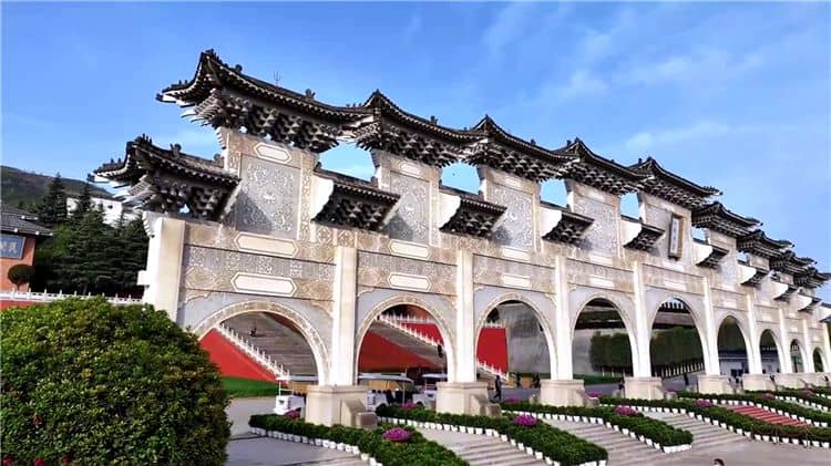 西安霸陵墓園232路公交車可直達，陵園墓地選購攻略