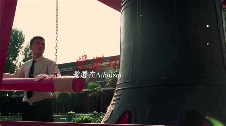 西安霸陵墓園新區的墓地價格受到哪些因素的影響？