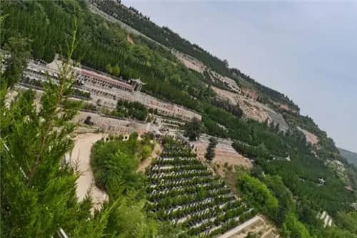 西安高橋墓園的自然環(huán)境有何特色？