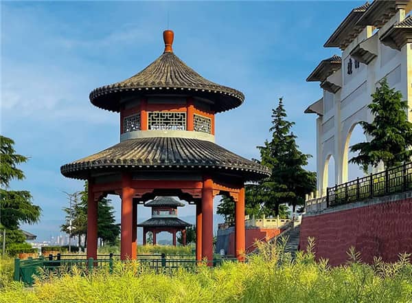 西安墓園常年免費(fèi)提供專車參觀園區(qū)服務(wù)