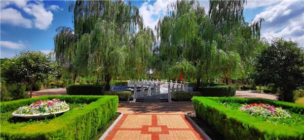 在選擇西安公墓時,為何建議考慮開發年限較短的陵園?